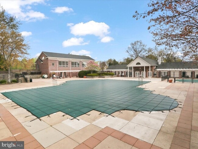 Building Photo - 3946 Valley Ridge Dr