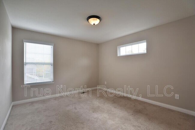 Building Photo - 1412 Leesland Dr