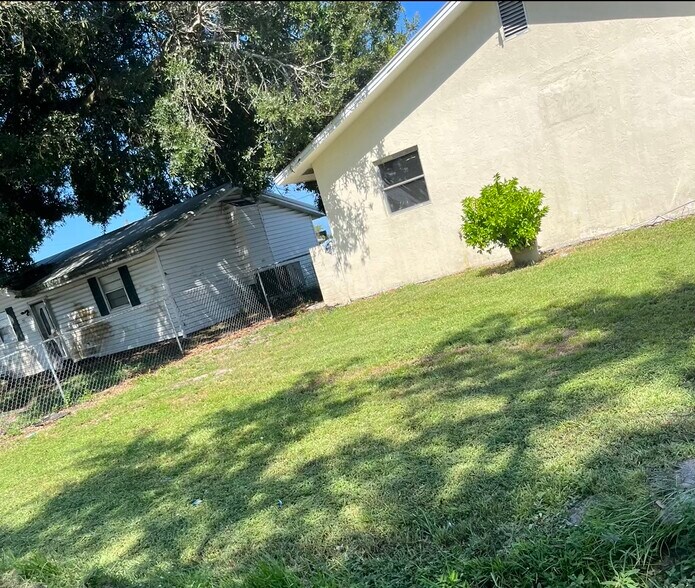 Building Photo - 213 10th St NW