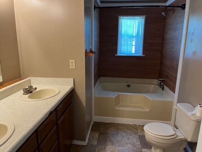 Building Photo - Come take a look at this 3-bedroom 2-bath home in Dover.