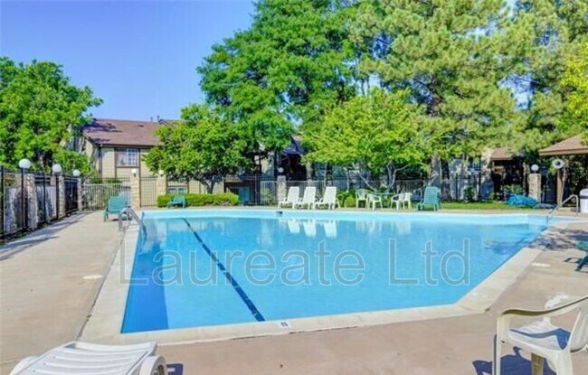 Building Photo - 1836 S Pitkin Cir