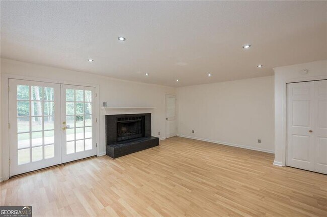 Building Photo - 9070 Cobbler Ct