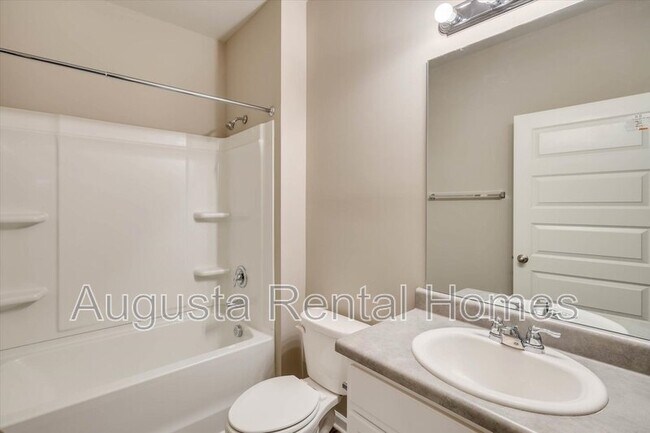 Building Photo - 5054 Vine Ln