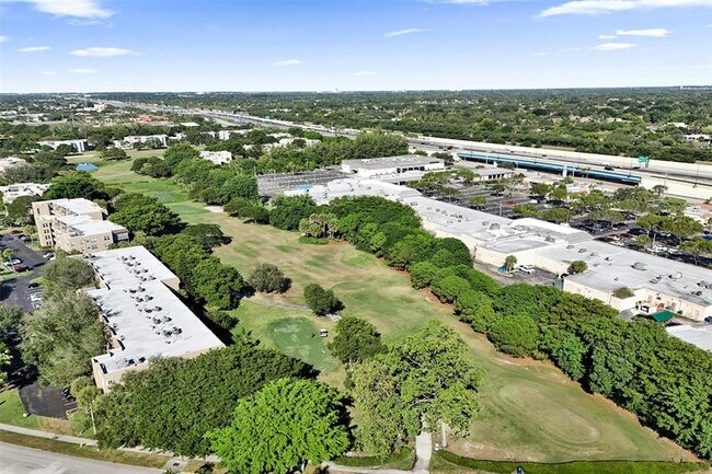 Building Photo - 9470 Tangerine Pl