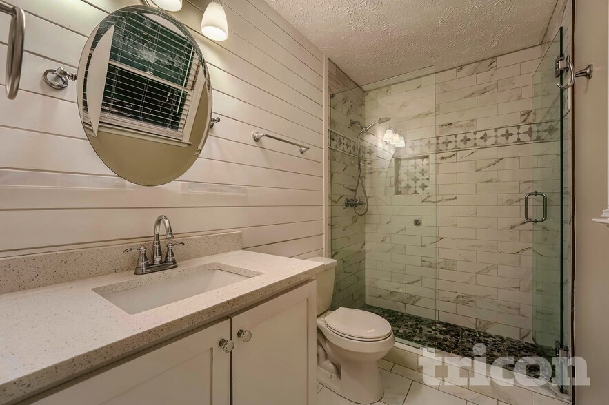 Building Photo - 2590 Mountain Brook Rd