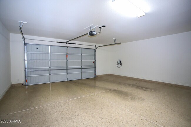 Building Photo - 1087 E Ibis St