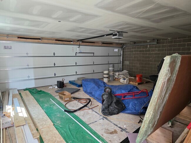 Building Photo - 3726 N Racine Ave