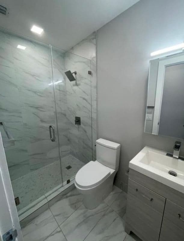 Building Photo - 2780 SW 31st Ave