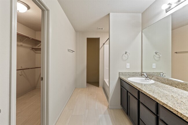 Building Photo - 2414 Fall Aster Dr