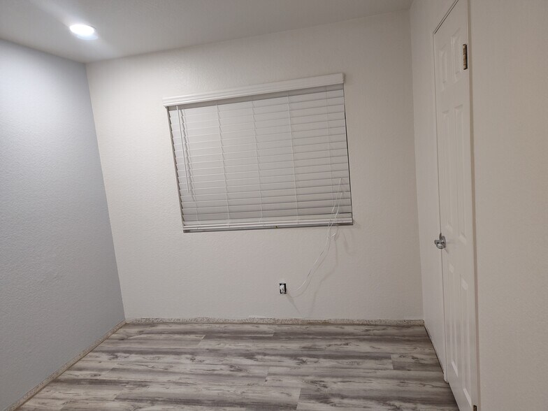 BR 2 - 1365 Crafton Ave