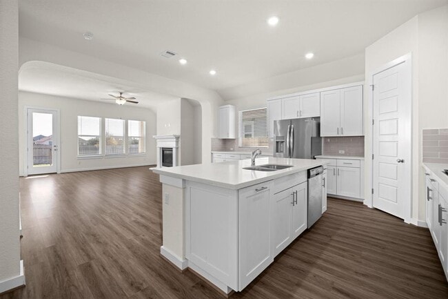 Building Photo - 119 James Rose Ln