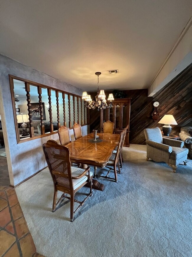 Building Photo - FURNISHED 3 BEDROOM HOME IN TOWN WITH POOL ACCESS!