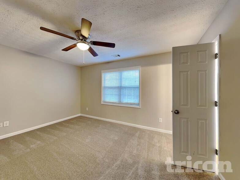 Building Photo - 375 Radcliffe Trce