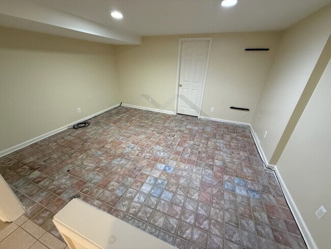 Building Photo - 46869 Mornington Rd
