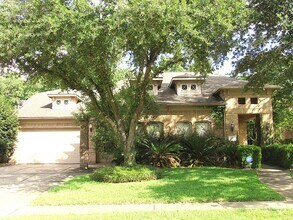 Building Photo - An amazing home in a great location