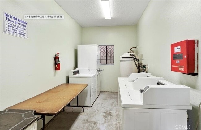 Building Photo - 1108 Termino Ave