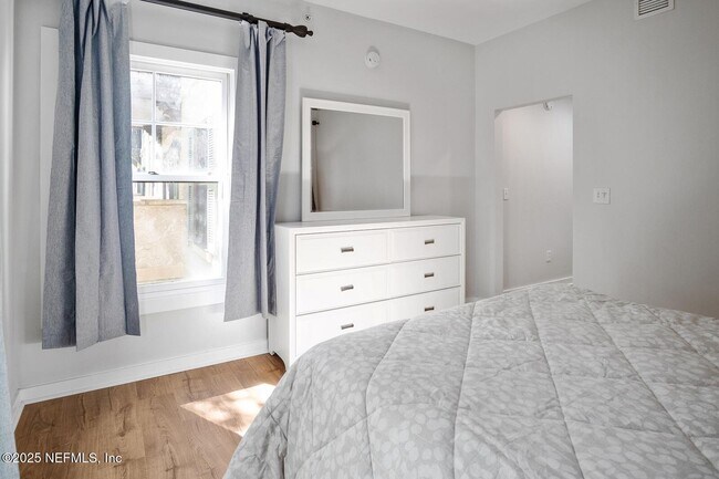 Building Photo - 945 Registry Blvd