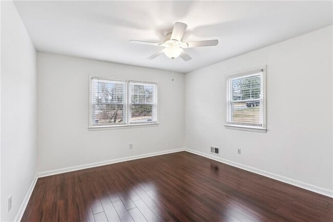 Building Photo - 1164 Fairfield Drive