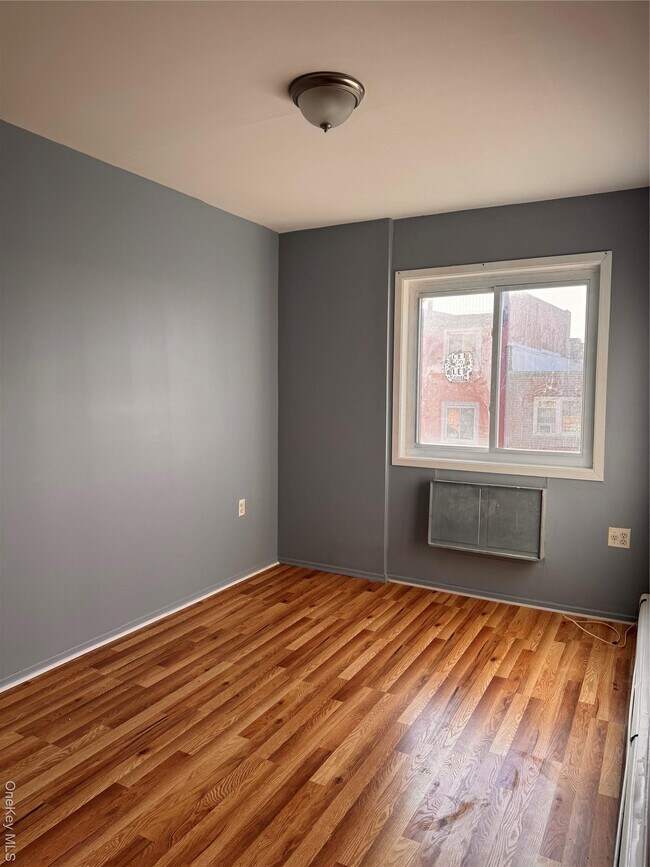 Building Photo - 776 Lincoln Ave