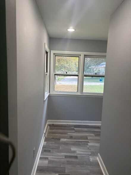 Building Photo - 6225 Branch Hill Cir