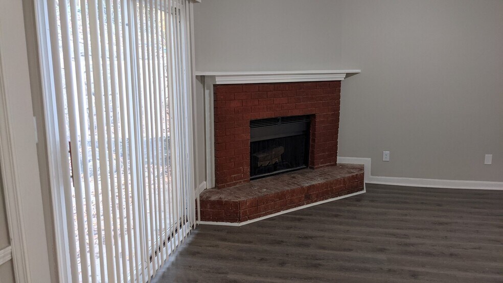 Building Photo - 5507 Estates Ct