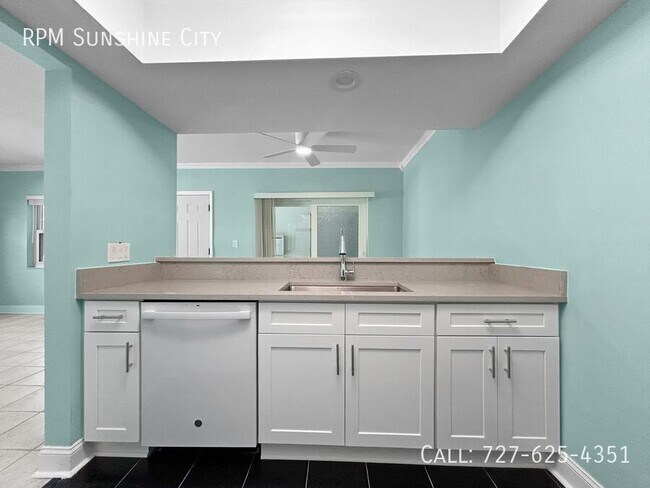 Building Photo - 1106 Pass a Grille Way