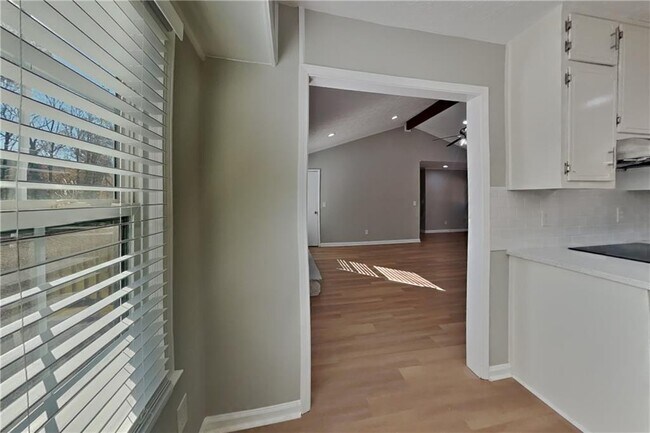 Building Photo - 1176 Golden Cir SW