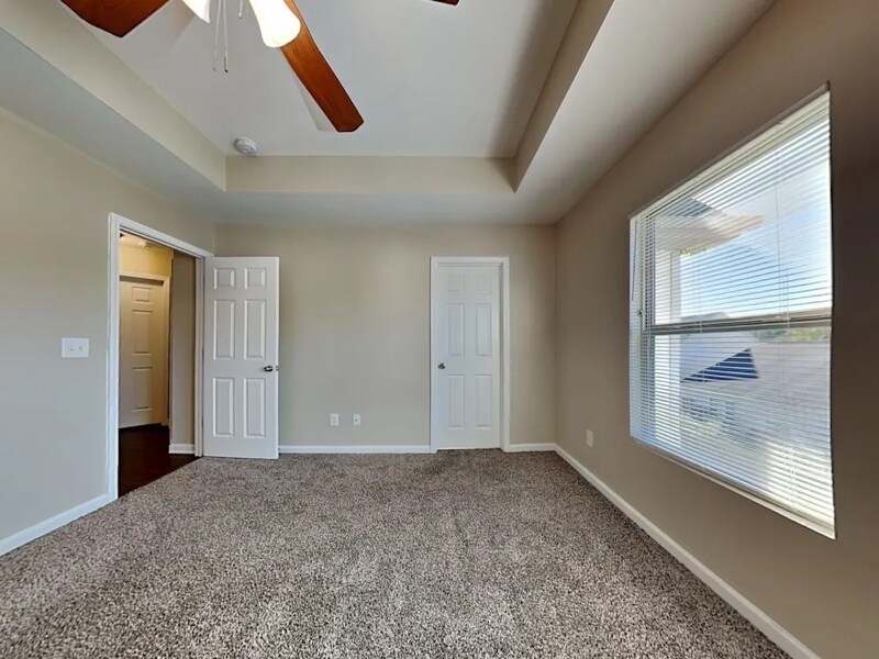 Building Photo - 1433 Ujamaa Dr