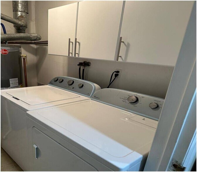 Building Photo - 45 John St