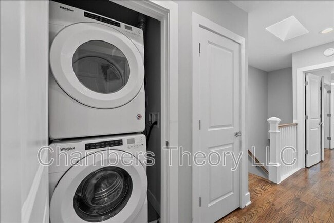 Building Photo - 1273 Oates St NE