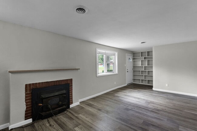Building Photo - Spacious 3 Bed 1 Bath Home