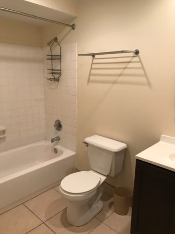 Building Photo - 450 NW 20th St