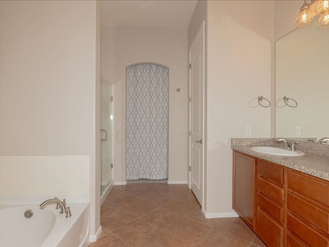 Building Photo - 8721 E Perry Park Cir