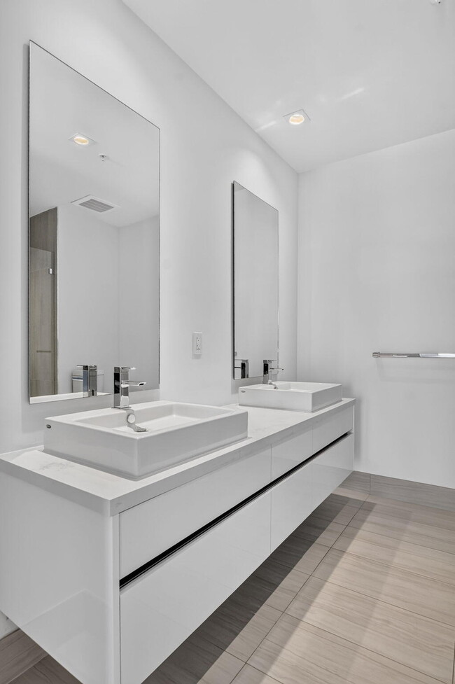 Building Photo - 155 E Boca Raton Rd