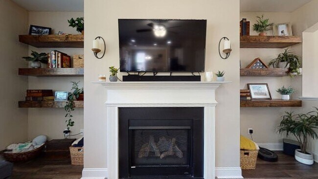 Building Photo - Holly Ridge 4 Bedroom