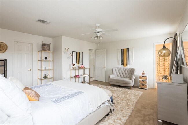 Building Photo - 5511 Apple Orchard Ln