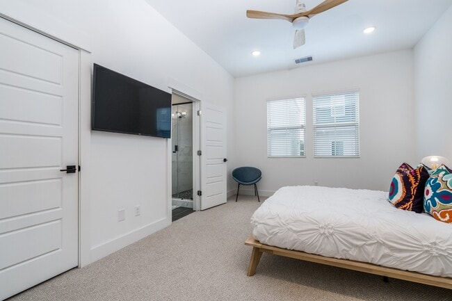 Building Photo - 8324 Springwood Cyn Ln