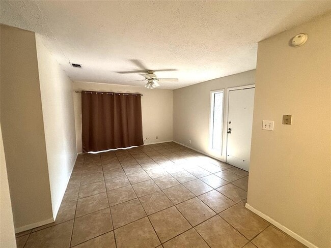 Building Photo - 411 Live Oak St