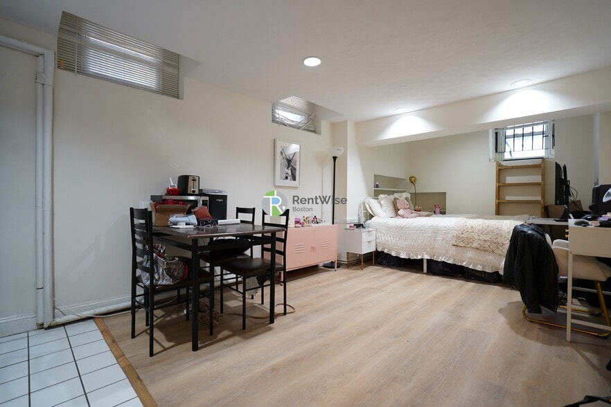 Building Photo - 304 Berkeley St