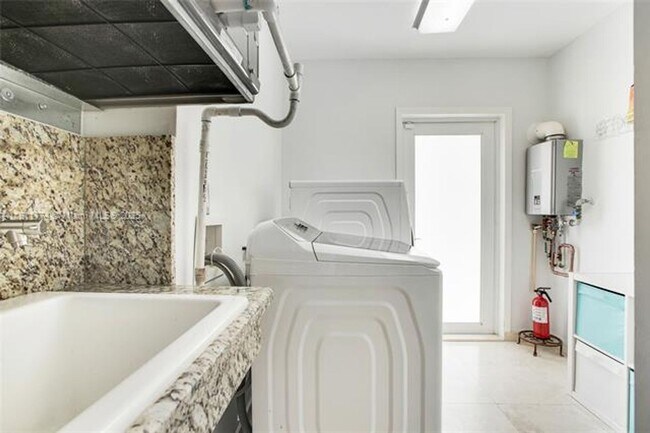 Building Photo - 7775 SW 145th St