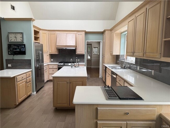 Primary Photo - 2450 Melville Dr