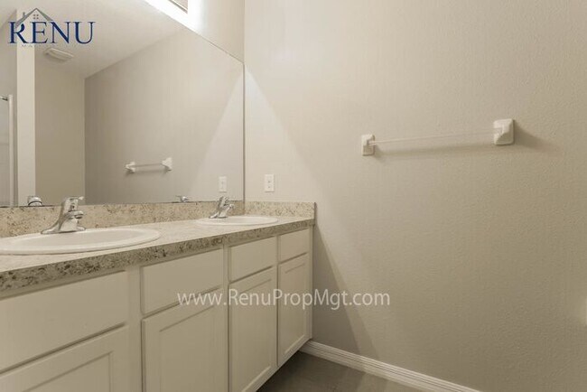 Building Photo - Fall Special: 1/2 off your first month! Av...