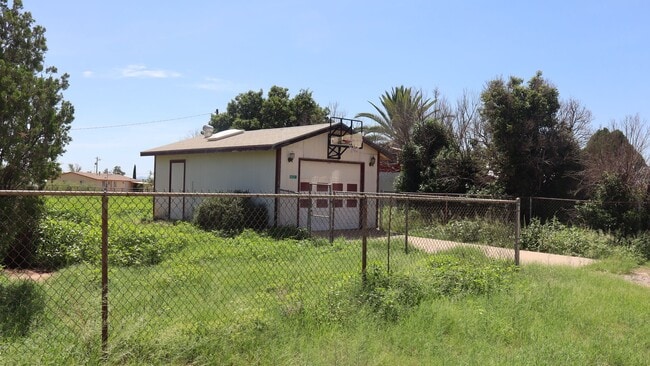Building Photo - 10121 S Axe Head Dr