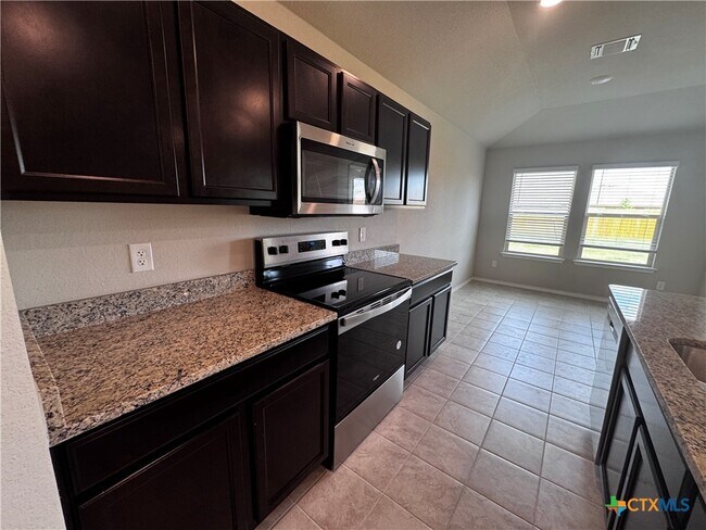 Building Photo - 1010 Prairie Clover Rd