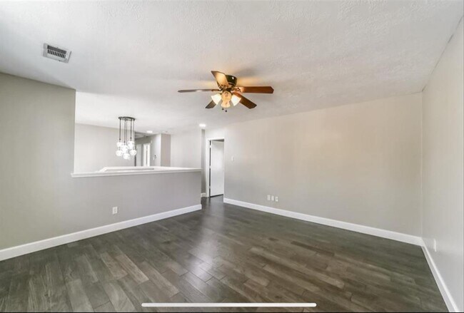 Building Photo - 14723 Bladenboro Dr