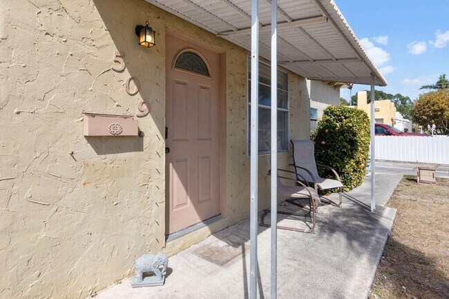 Building Photo - 509 Plymouth Rd