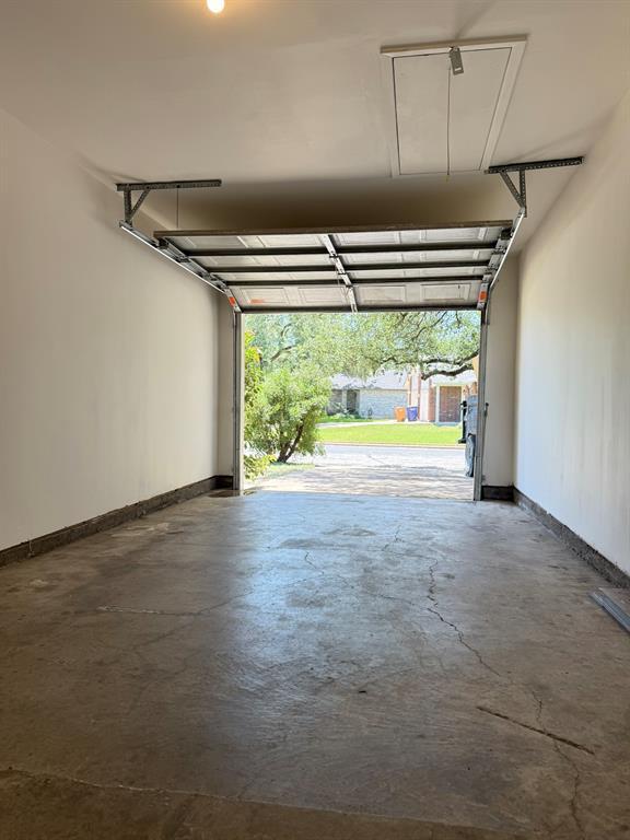 Building Photo - 13339 Water Oak Ln