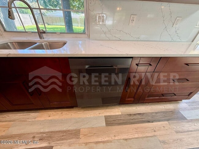 Building Photo - 2 Fairway Rd