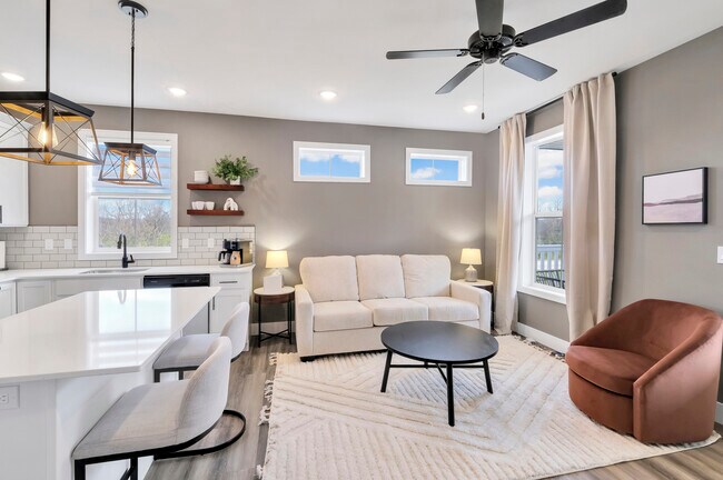 Building Photo - 214 Great Loop E Dr