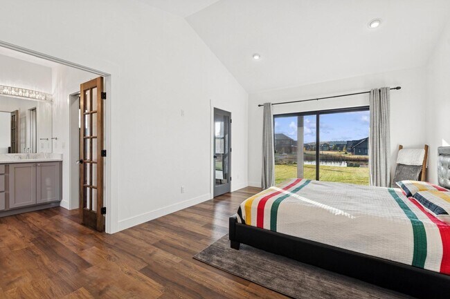 Building Photo - Whitefish Home in The Lakes